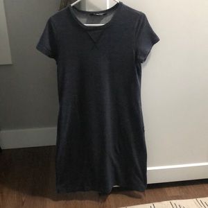 North Face SM women’s short sleeve, knee length dress, dark heathered charcoal